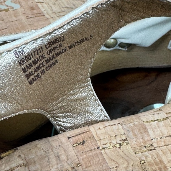 Korks Dawson Sandal in Off White - Picture 9 of 14